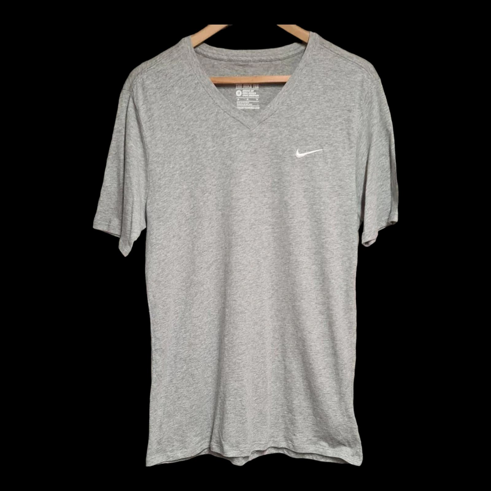 Mens Nike V-Neck Grey T-shirt UK Medium - T-Shirts - 1 - 521