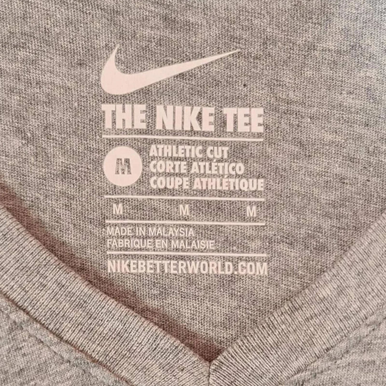 Mens Nike V-Neck Grey T-shirt UK Medium - T-Shirts - 3 - 521