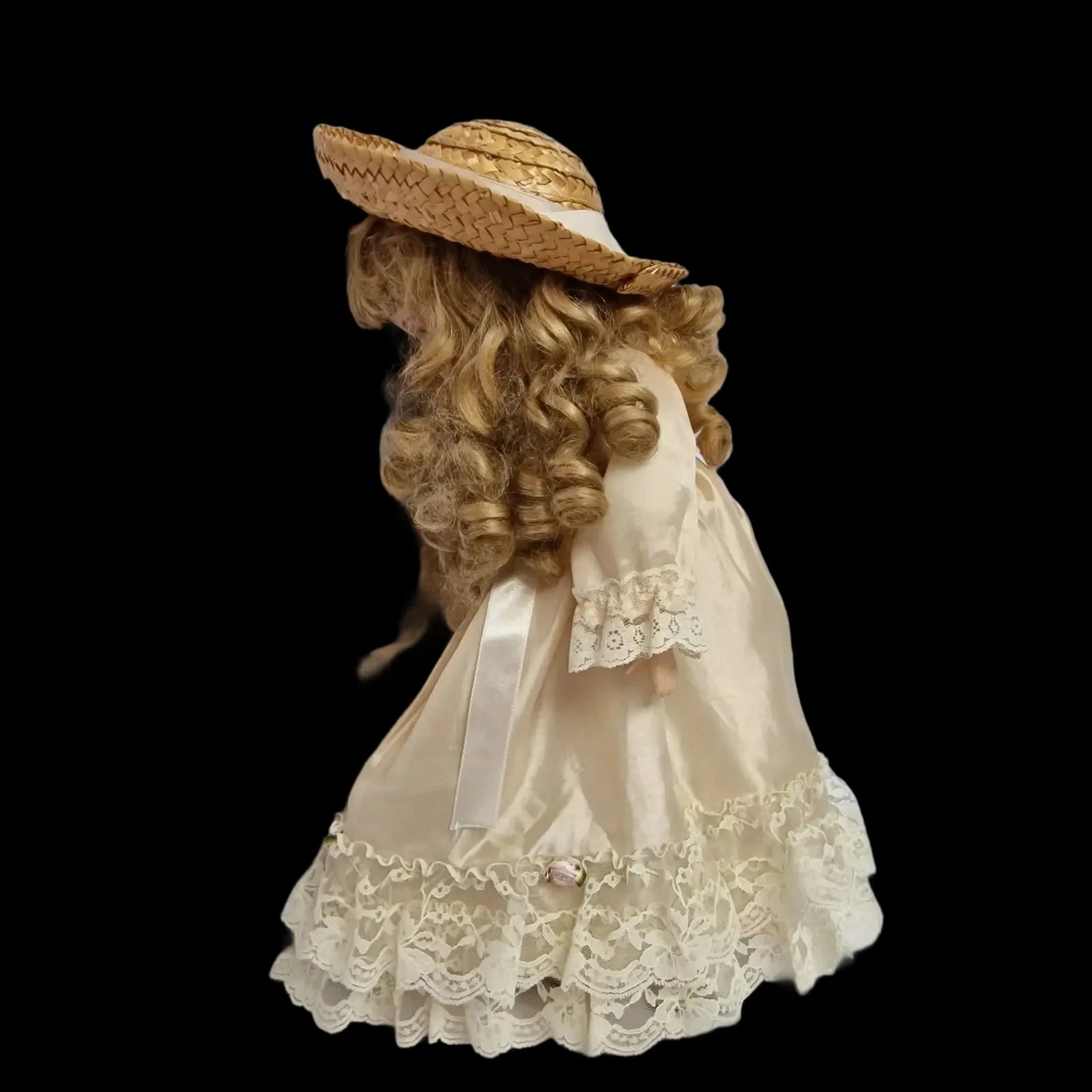 Porcelain Doll Female Lady Leonardo Collection Removeable