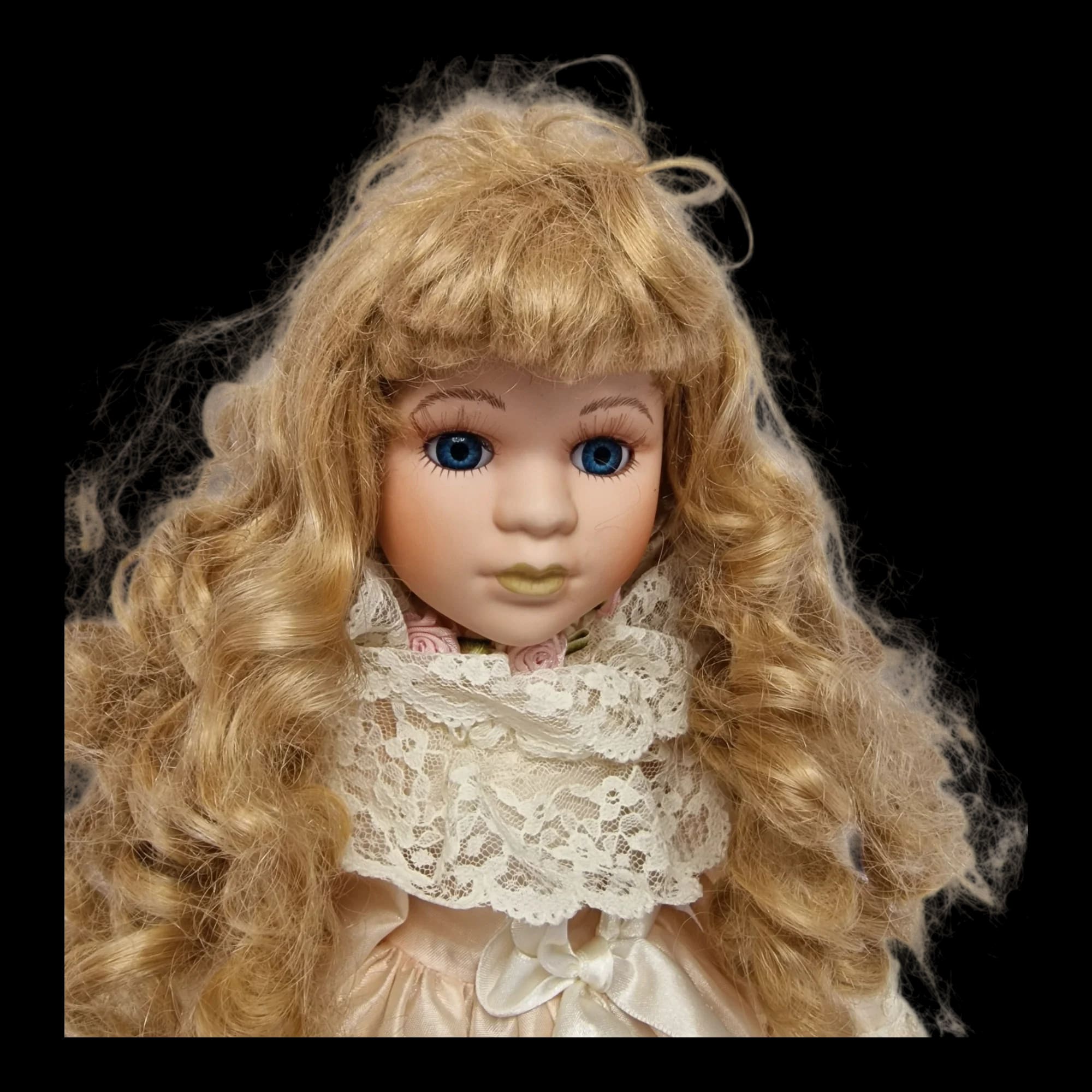 Porcelain Doll Female Lady Leonardo Collection Removeable