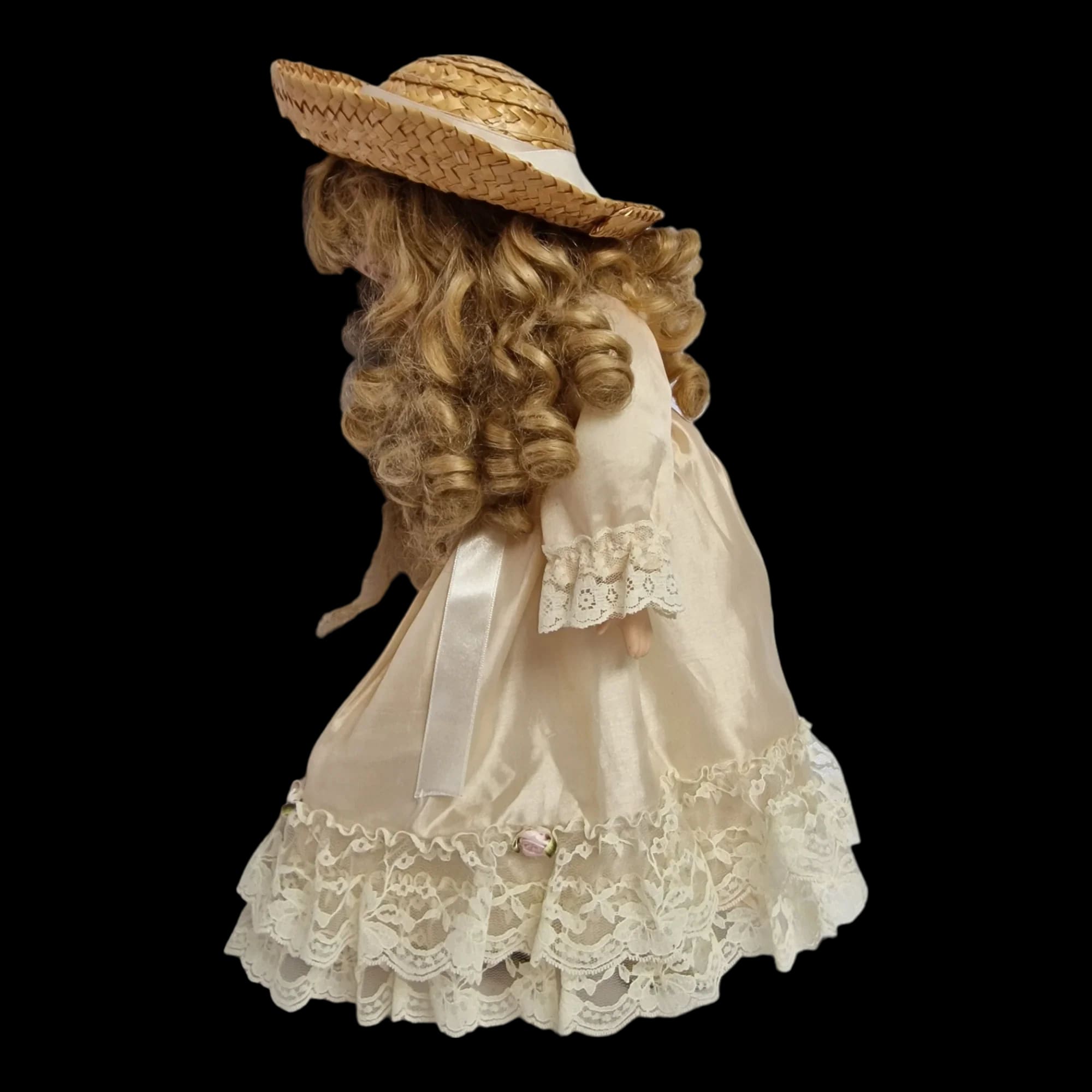 Porcelain Doll Female Lady Leonardo Collection Removeable