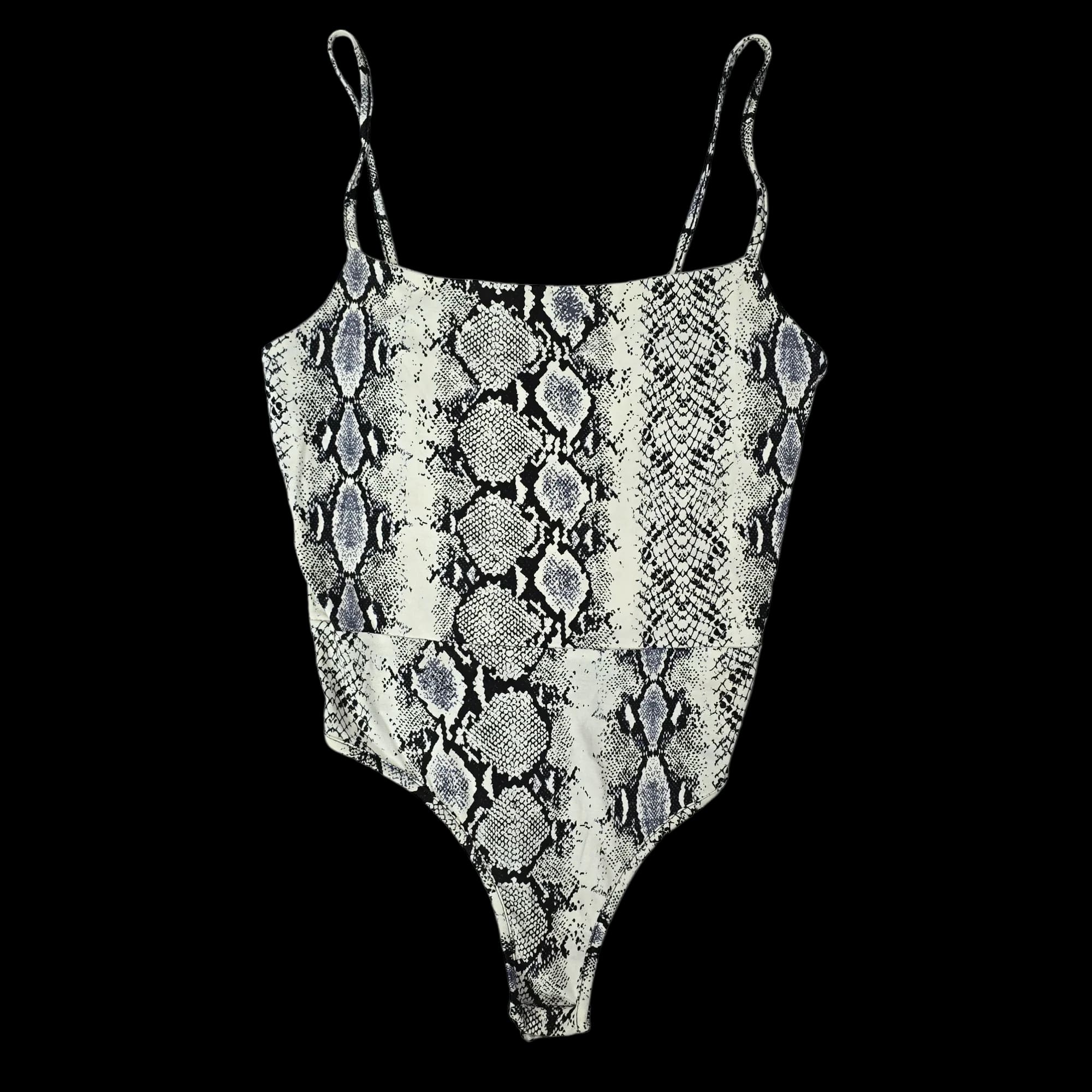 Pretty Little Thing Women’s Black White Snake Skin Print