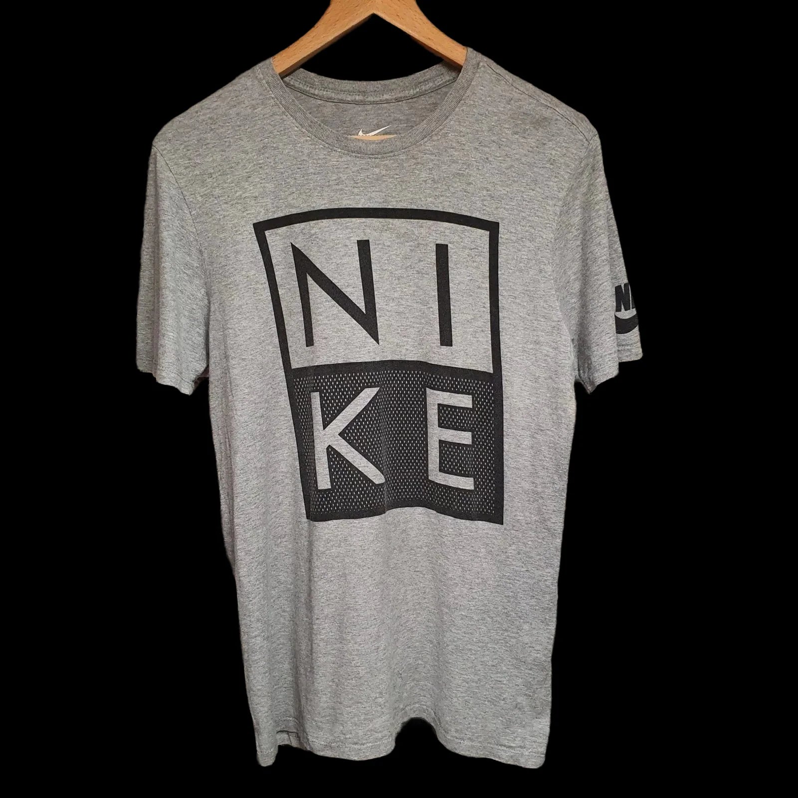 Unisex Vintage Nike Spell Out Grey T-shirt Uk Medium