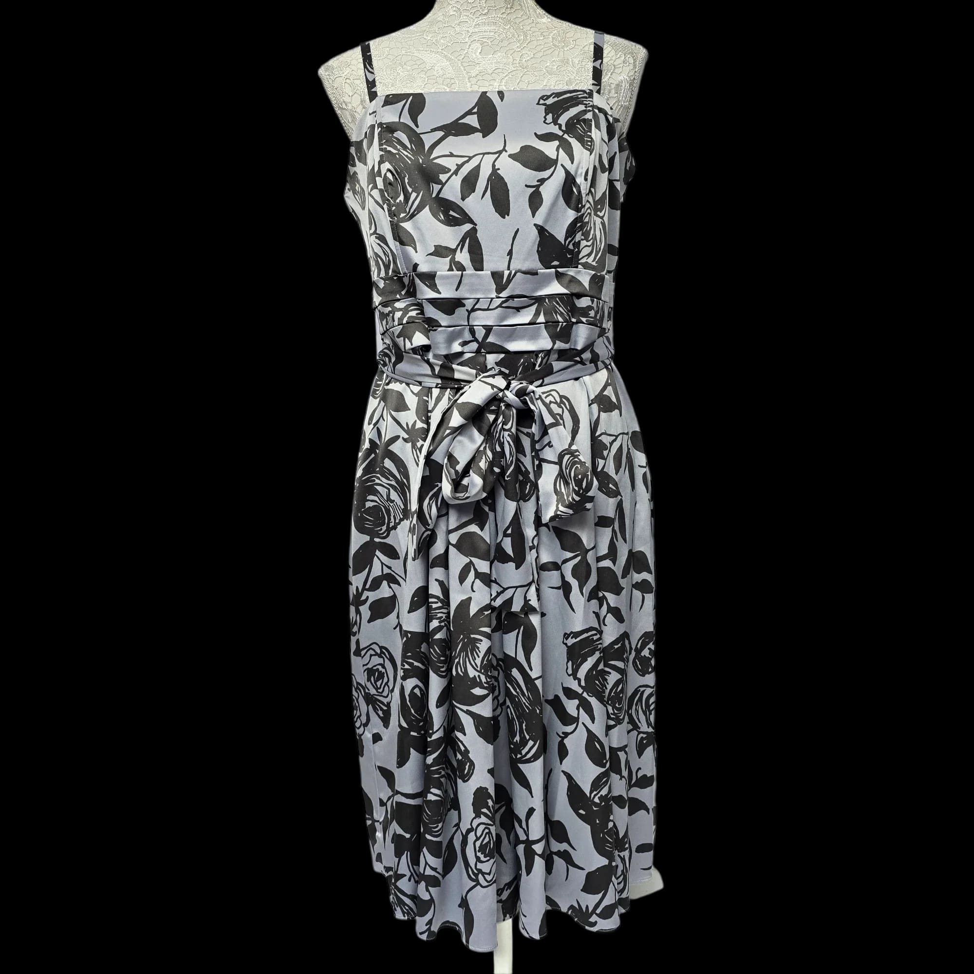 Women’s Definitions Silver Floral Fit And Flare Dress UK