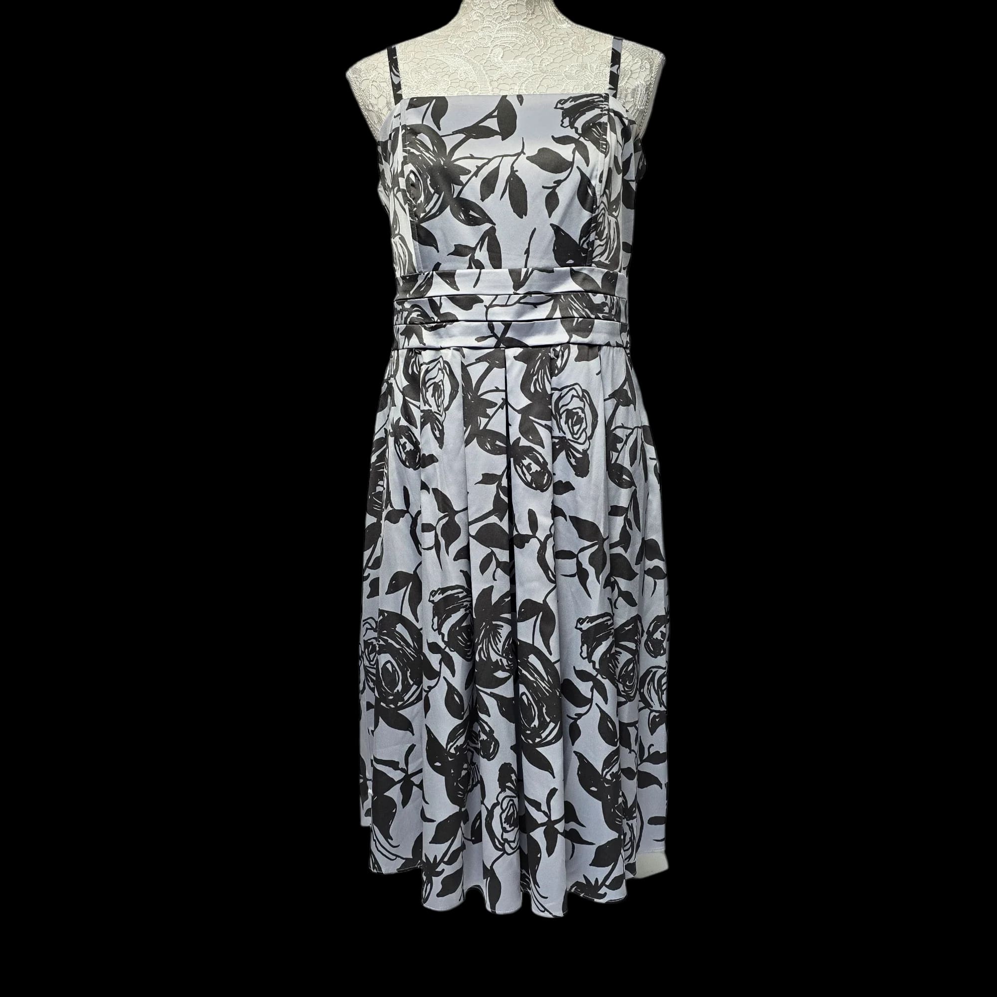 Women’s Definitions Silver Floral Fit And Flare Dress UK